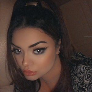 Meet your Posher, Becca